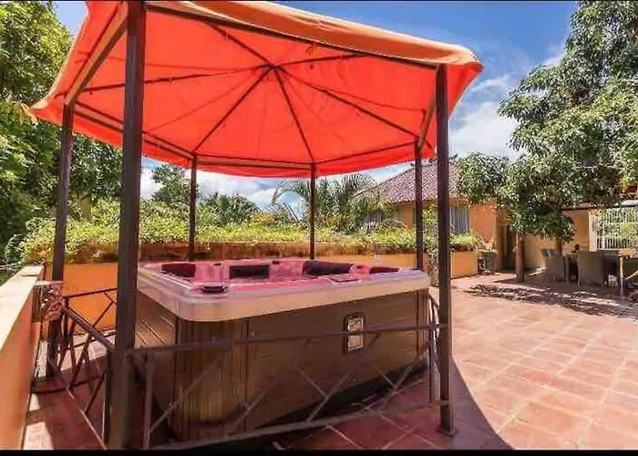 Villa Odil, Great Value 700m & 15m Pool