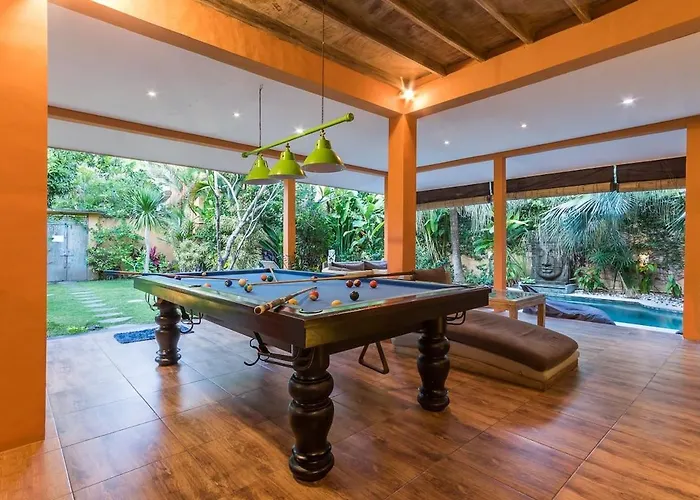 Villa Odil, Great Value 700m & 15m Pool Seminyak